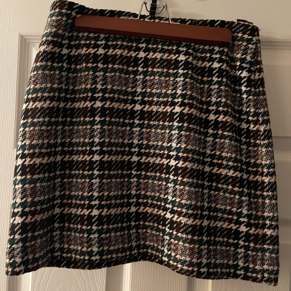 Tweed mini skirt